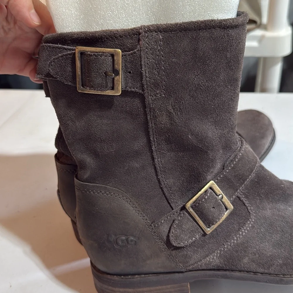 Ugg Mens Brown Suede Boots